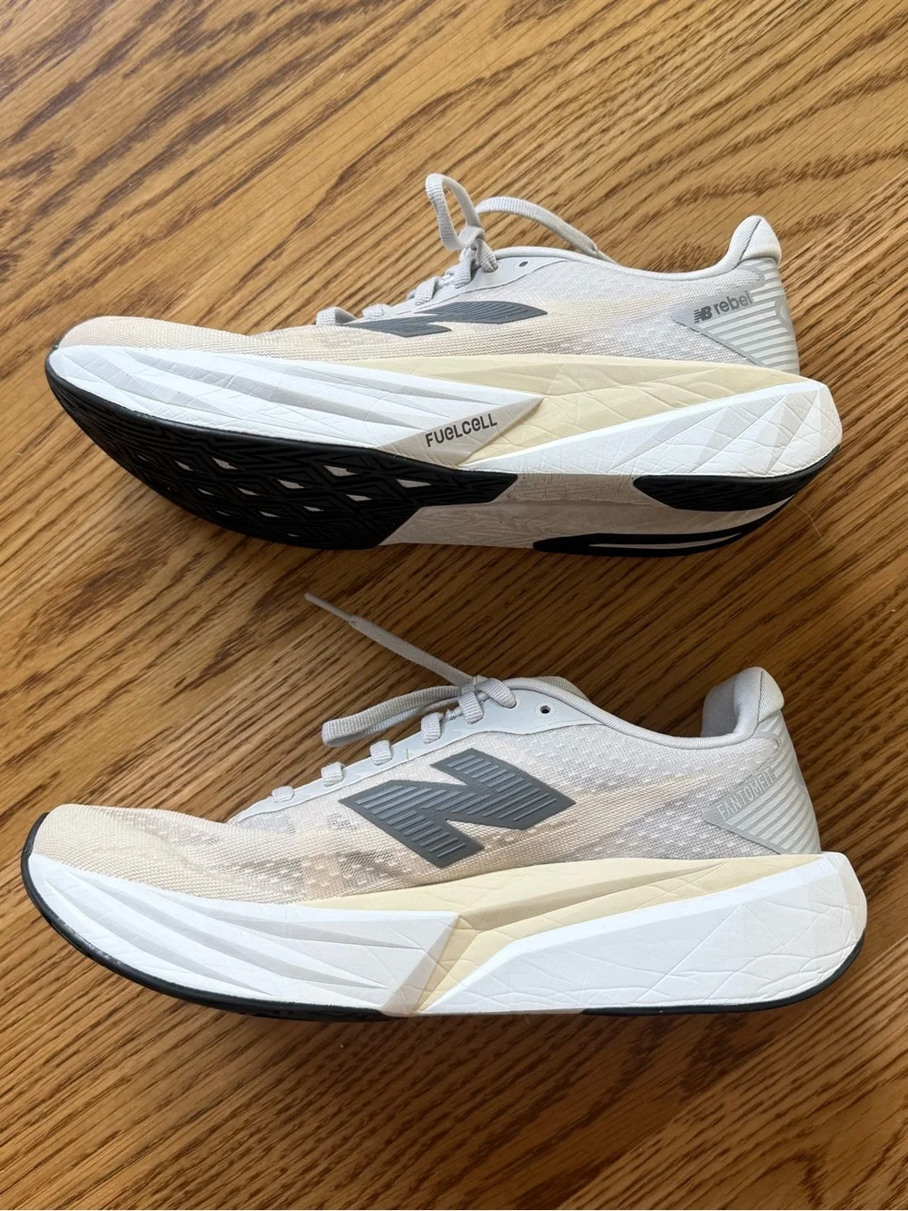 New Balance FuelCell Rebel v5